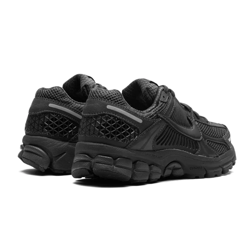 Nike Zoom Vomero 5 Triple Black Sneakers