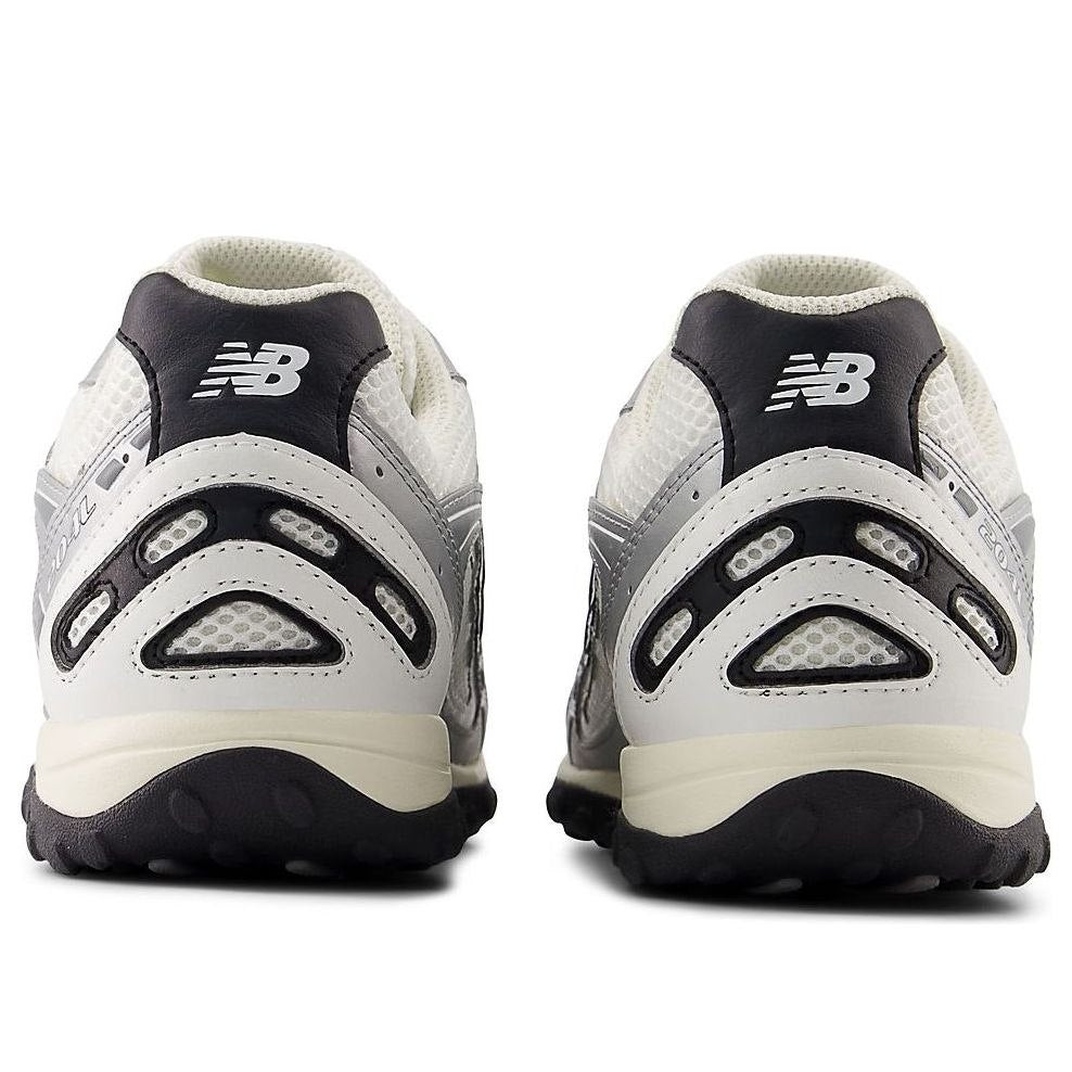 New Balance 204 Logo Patch Sneakers