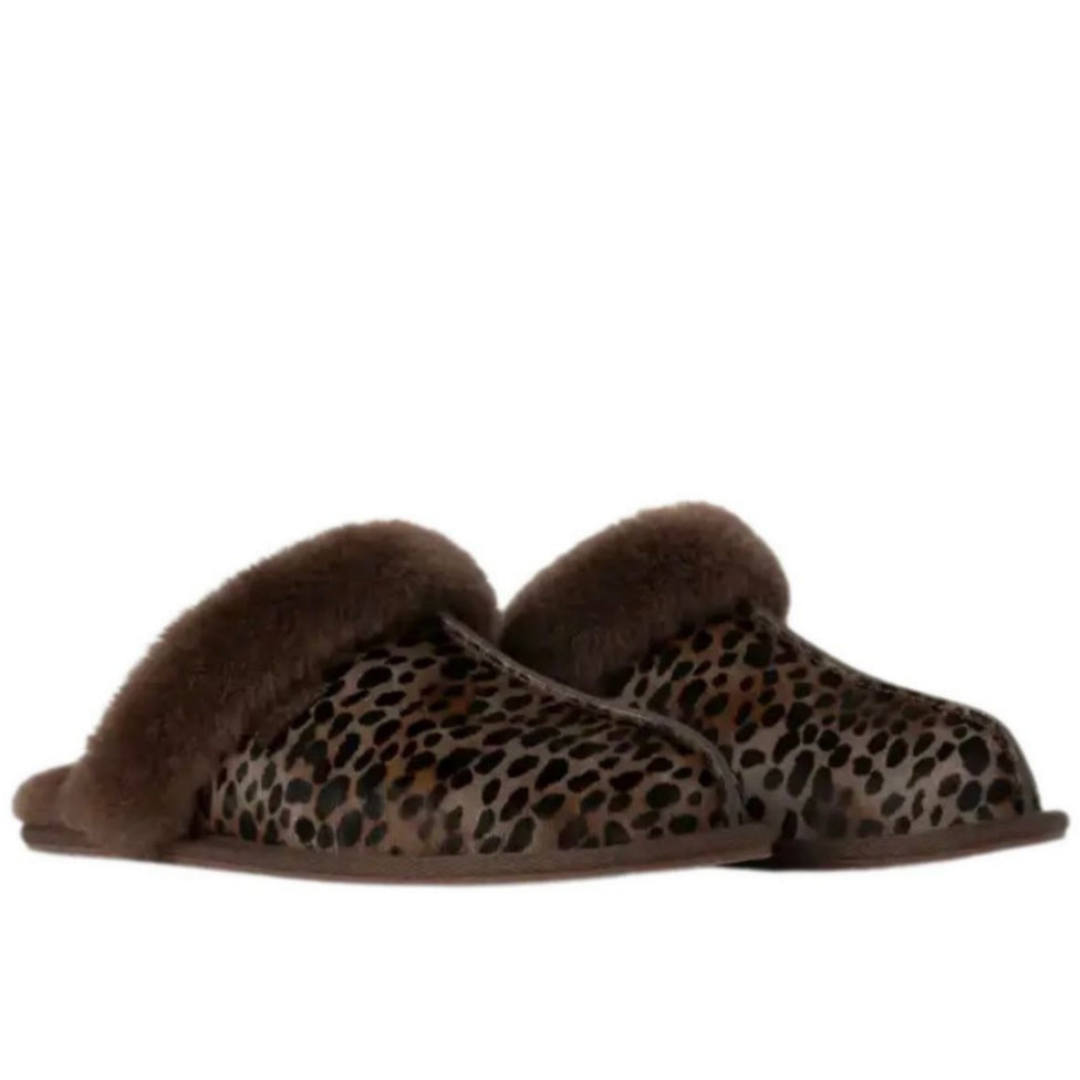 UGG Scuffette Caspian slipper the Burnt Cedar spotted leopard print