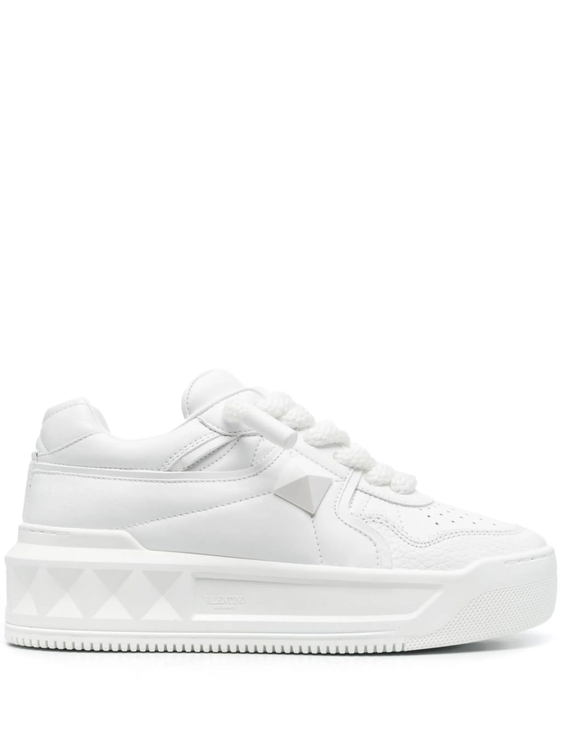 Valentino Garavani stud White low-top sneakers_Unique Store