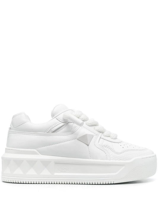 Valentino Garavani stud White low-top sneakers_Unique Store