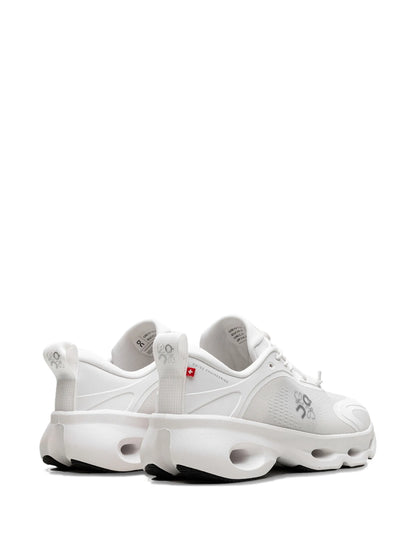On Cloudsolo Loewe White