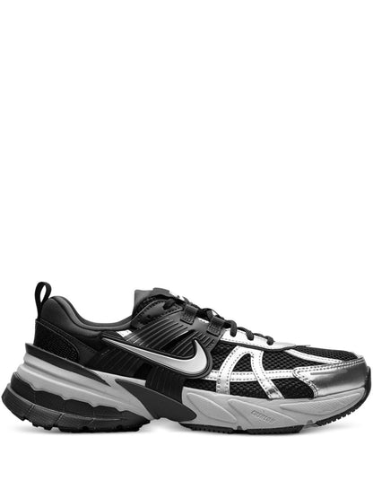 Nike V2K Run Black Metallic Silver sneakers_Unique Store