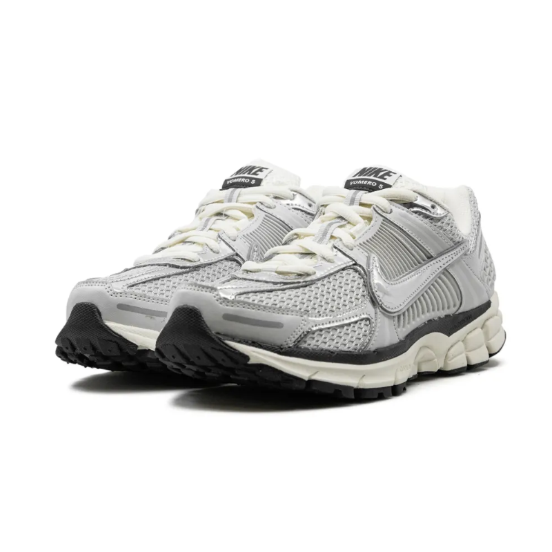 Nike Zoom Vomero 5 Photon Dust Metallic Silver Sneakers