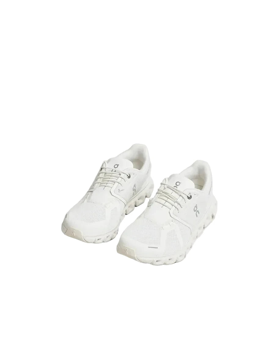 On Running On Cloud 6 White