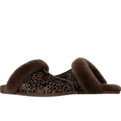UGG Scuffette Caspian slipper the Burnt Cedar spotted leopard print