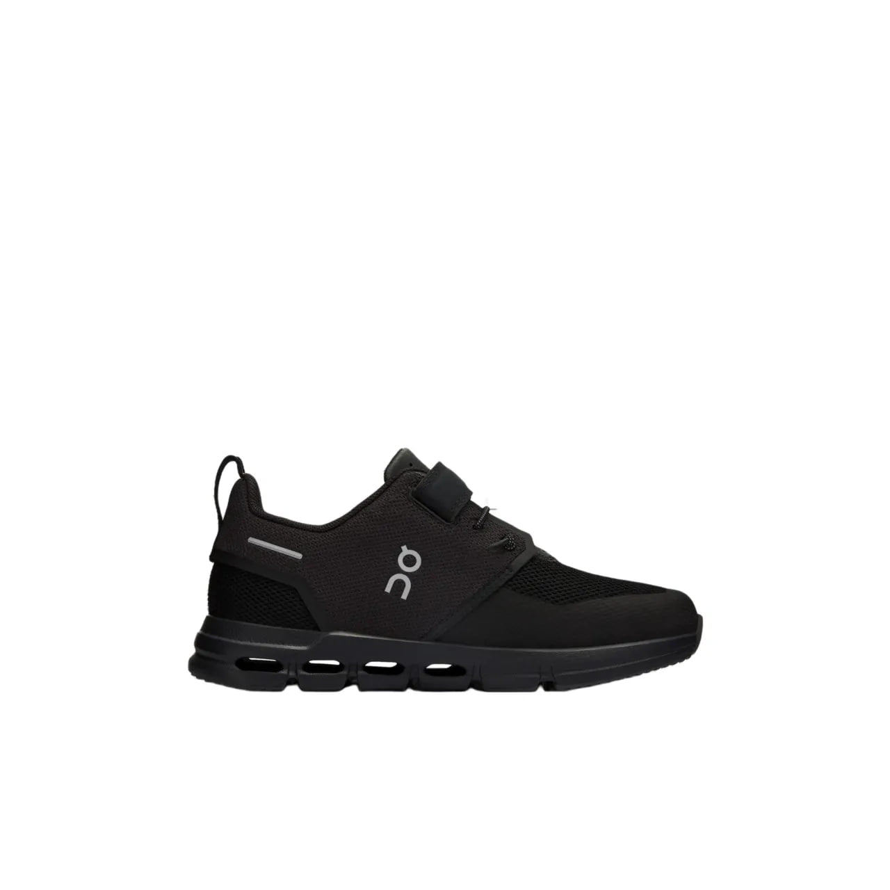 On Running Cloud Play All Black Kids Sneakers