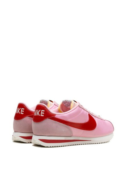 Nike Cortez TXT Medium Soft Pink Sail sneakers