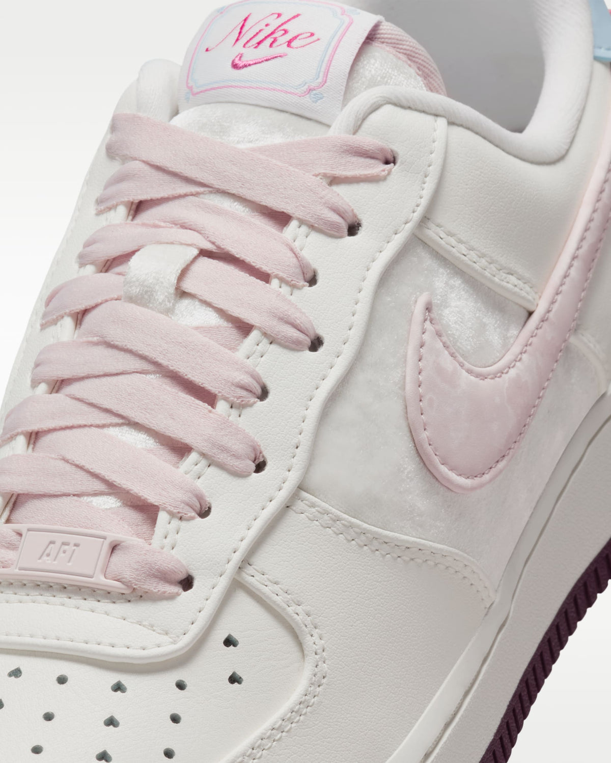 Nike Air Force Low 'Valentines Day 2026 in Sail Light Armoury