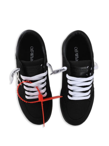 Off-White Vulcanized Low Canvas Black White sneakers