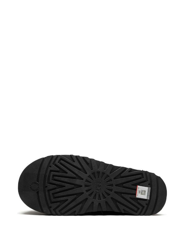 UGG Classic Dipper Boot black