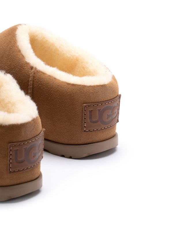 UGG Pumped Slide in the chestnut brown suede