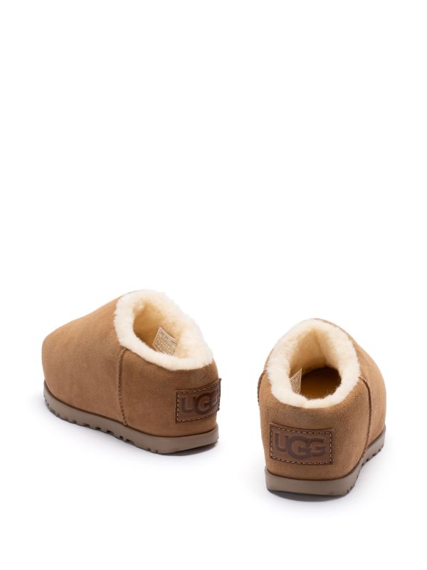 UGG Pumped Slide in the chestnut brown suede